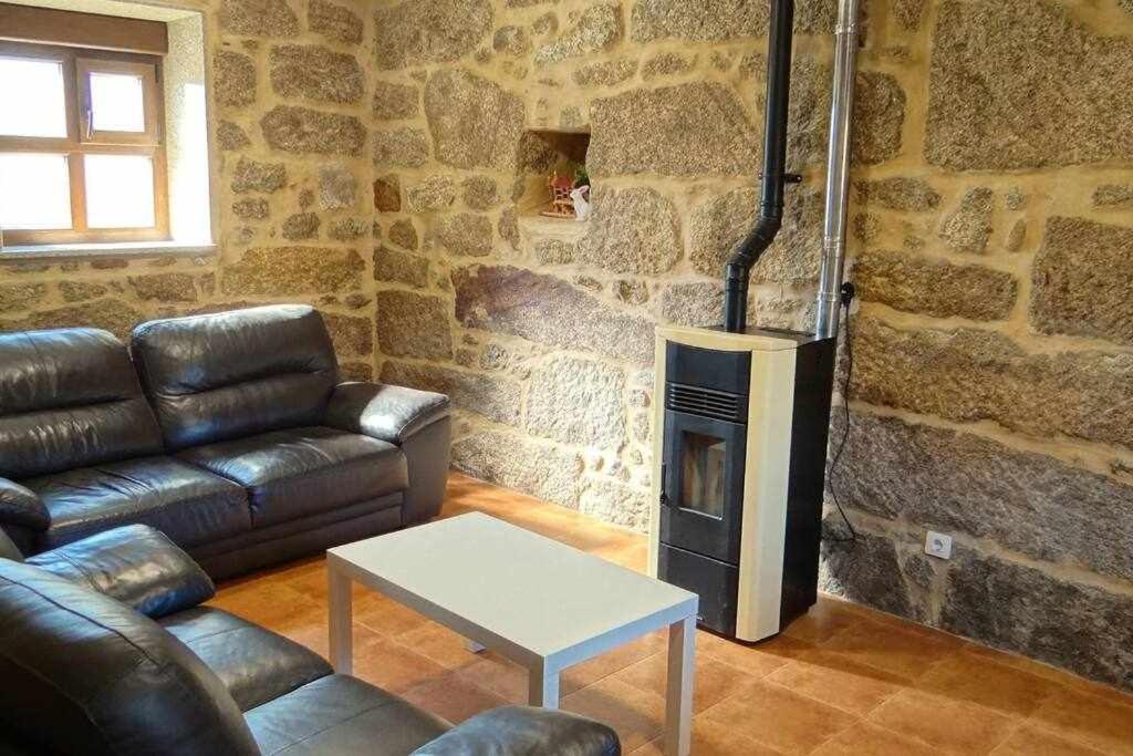 Cuberto Darriba Casa Restaurada En Canedo 卡尔诺塔 外观 照片